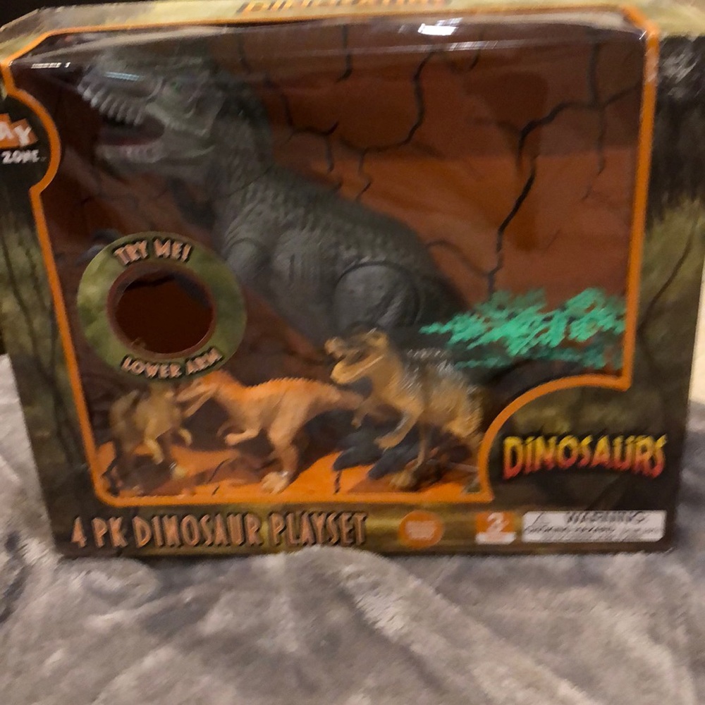 Play zone four pack dinosaur playset